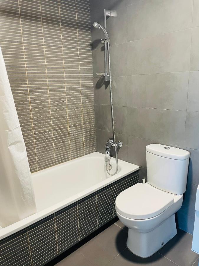 Fira De Barcelona City View Apartment With Garage Parking Л'Успіталет-да-Любрагат Екстер'єр фото