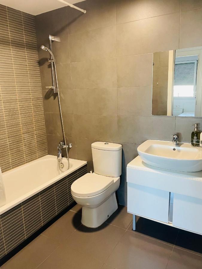 Fira De Barcelona City View Apartment With Garage Parking Л'Успіталет-да-Любрагат Екстер'єр фото