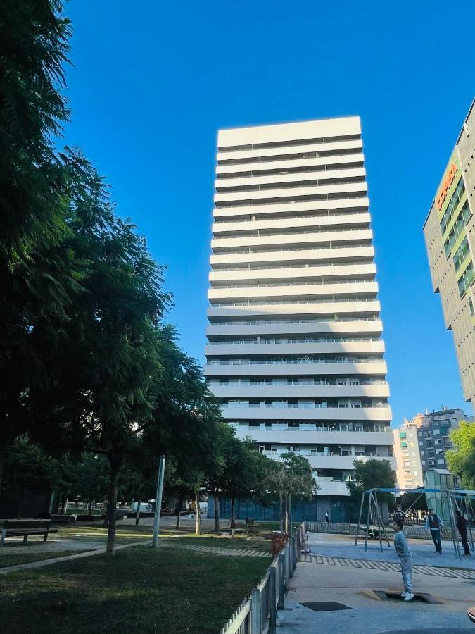 Fira De Barcelona City View Apartment With Garage Parking Л'Успіталет-да-Любрагат Екстер'єр фото