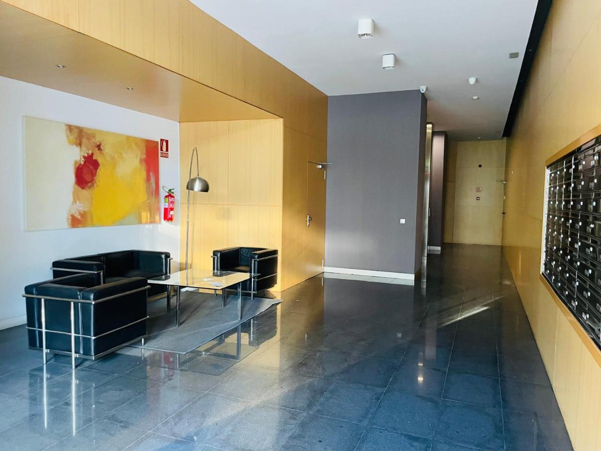 Fira De Barcelona City View Apartment With Garage Parking Л'Успіталет-да-Любрагат Екстер'єр фото