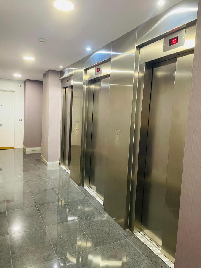 Fira De Barcelona City View Apartment With Garage Parking Л'Успіталет-да-Любрагат Екстер'єр фото