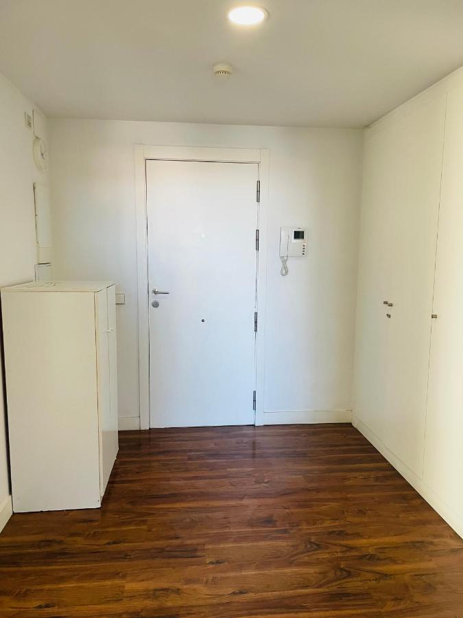 Fira De Barcelona City View Apartment With Garage Parking Л'Успіталет-да-Любрагат Екстер'єр фото